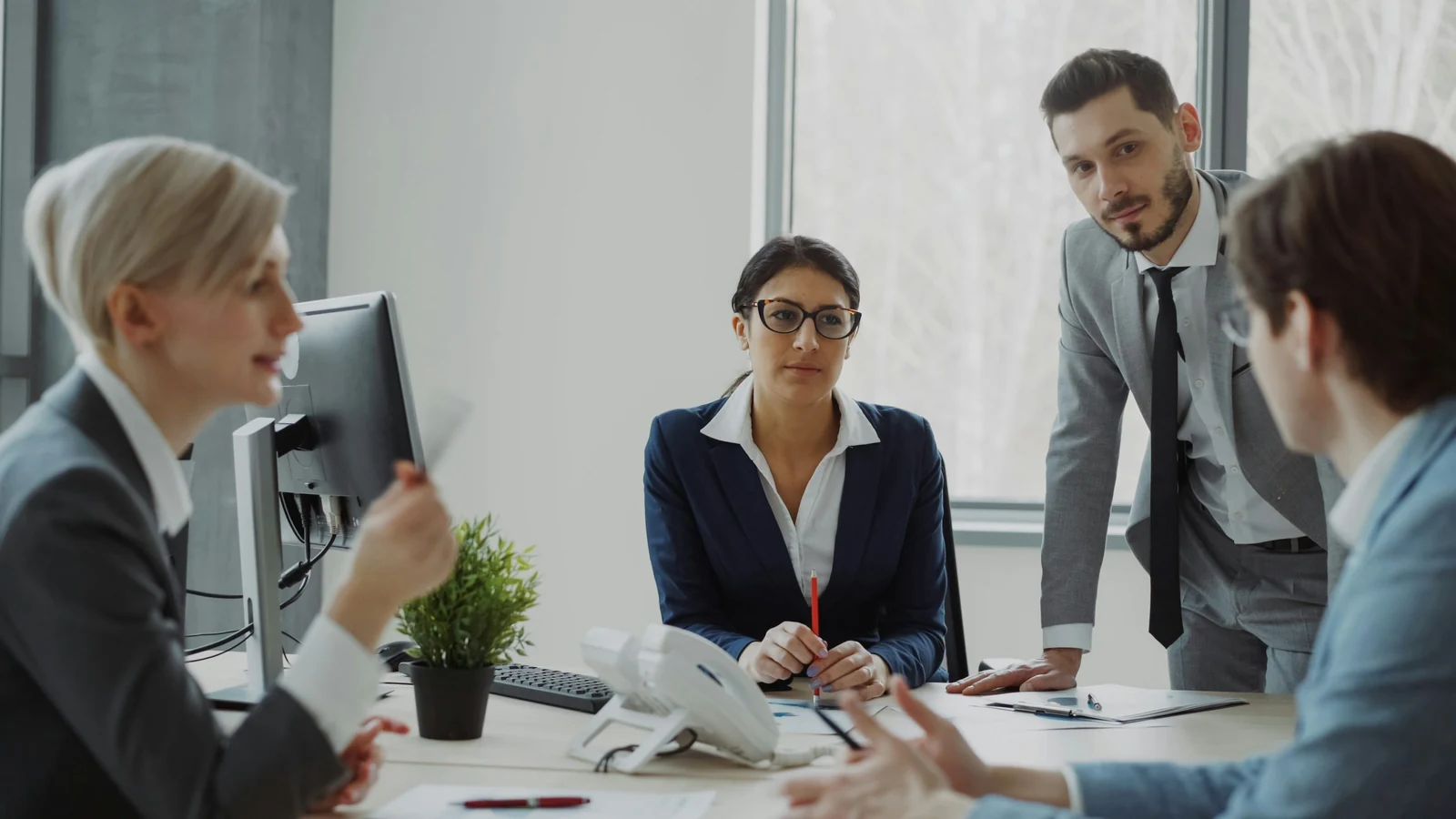 Illustrative collaboration between a recruitment consultant and hiring professionals